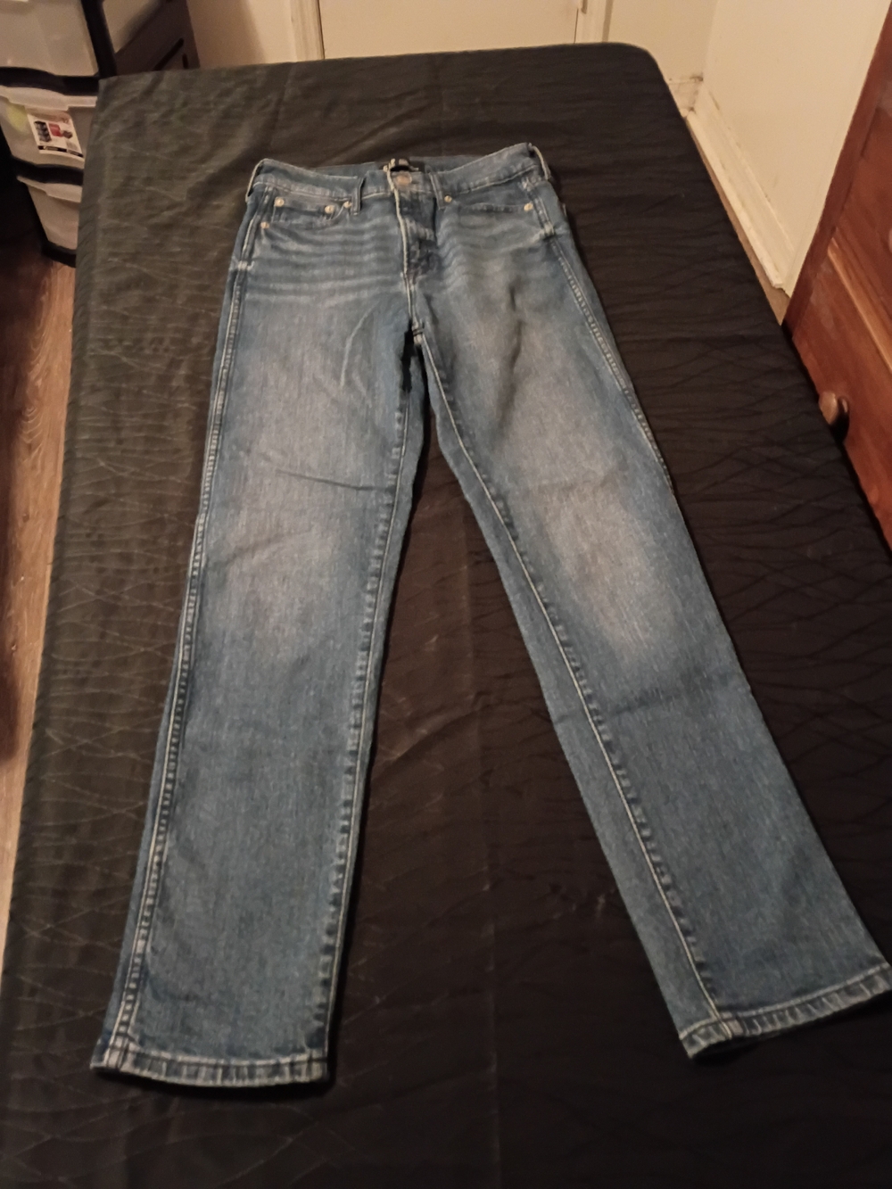 GAP Women's Straight-Leg Jeans in Medium Blue Wash